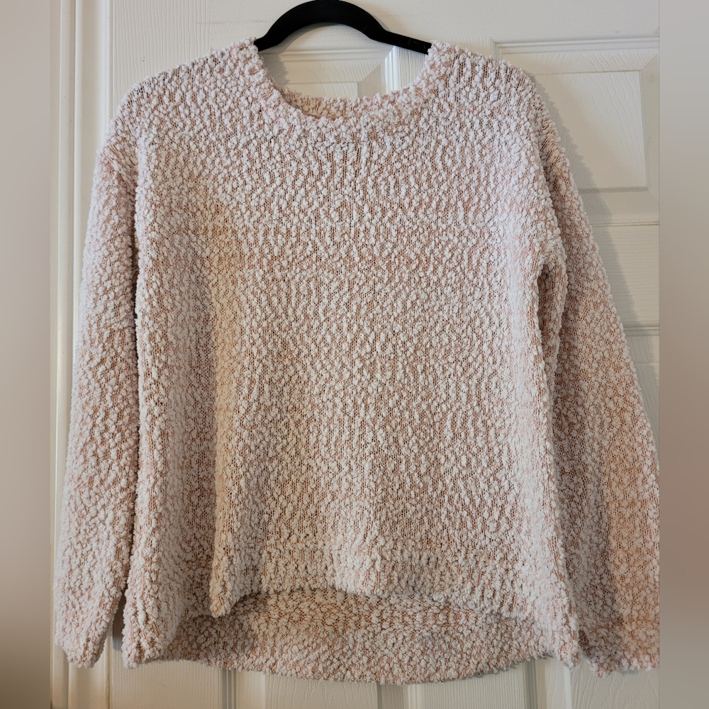 Plush Textured Crewneck Sweater in Light Pink